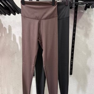 KAPSULA BRAND — женская одежда на рынке Дордой в Бишкеке