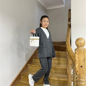 В наличии школьные костюмы  Размеры 36 38 40 42 Ткань