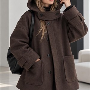 Женское пальто oversize с капюшоном — стильная осенняя и зимняя модель
