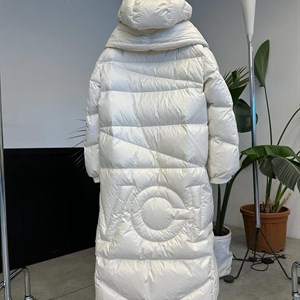 В наличии также есть вот такие модели пуховиков Состав