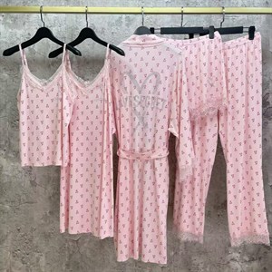 Комплект домашней одежды с кружевами - Нежность и уют для вечерних моментов