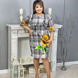 Self respect Хорошо одетая женщина ещё больше себе