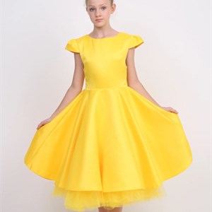 Девчули настала осень И пора задуматься о нарядах