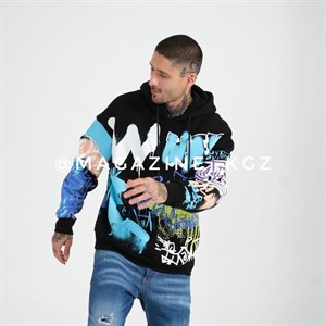 Здравствуйте Вы можете заказать у нас уличную одежду