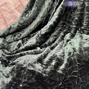 На улице холодает с каждым днем а мы завозим пледы