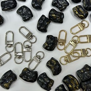 Карабины для сумки функциональны и эстетически привлекательны