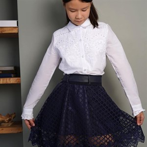 Модные и элегантные школьные блузки в новой коллекции