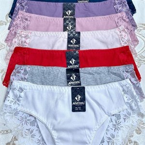 Кыргызстан Бишкек Рынок Кербен Дордой Нижнее белье