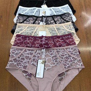 Бюст СДЕ чашки 580 сом Трусы М 3хл 270 сом