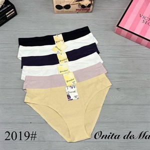 Кыргызстан Бишкек Рынок Кербен Дордой Нижнее белье