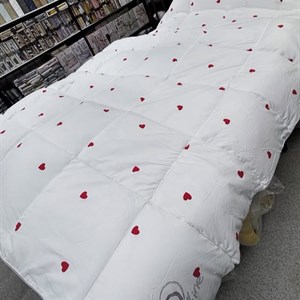 Теплое зимнее одеяло с наполнителем из шелкопряда - идеальный выбор для вашего дома