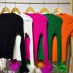 получили топовые кофточки с перьями производство