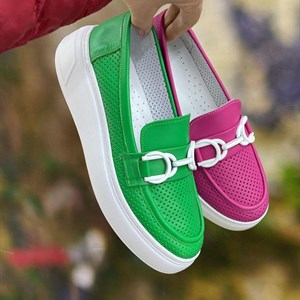 В НАЛИЧИИ И НА ПОВТОРЕ ДЕВОЧКИ НАТУРАЛЬНАЯ КОЖА РАЗМЕРНЫЙ