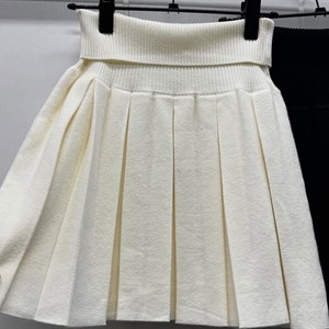 Шикарные юбки оптом и в розницу - тренды 2023