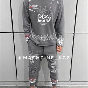 Здравствуйте Вы можете заказать у нас уличную одежду