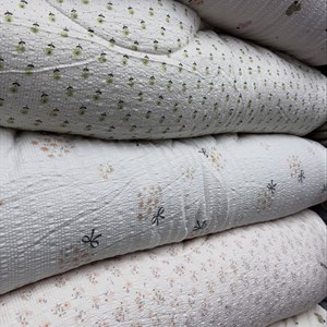 Идеальное зимнее одеяло: легкость и тепло для вашего отдыха