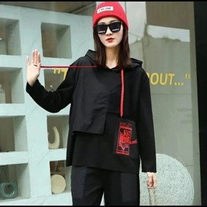 Модель 9050 Свитшот с капюшоном сверху имитация жилетки