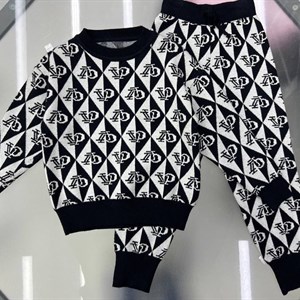 ОПТОВАЯ ЦЕНА 1450 сомов размеры с 5 11лет в линейке