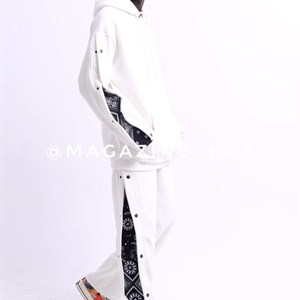 Здравствуйте Вы можете заказать у нас уличную одежду