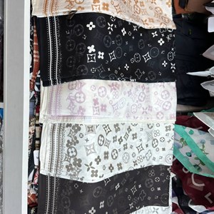 Платок-косынка 90/90 из атласа — Китай