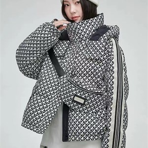     ТОЛЬКО ОПТОМ КУРТКИ КОД 8358 ЦЕНА 1650сом РАЗМЕРЫ