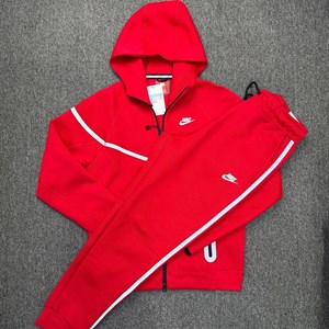 Купить стильные красные рефлексивные вещи - Образ из Кыргызстана