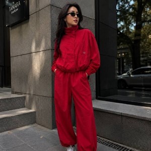 Женский спортивный костюм-двойка оптом — куртка на кулиске и свободные брюки