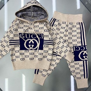 ОПТОВАЯ ЦЕНА 1250сомов размеры с 2 7лет в линейке