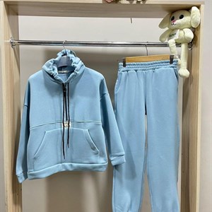 в наличии двойки  Размеры 38 40 42 44 большемерят