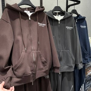 KAPSULA BRAND — женская одежда на рынке Дордой
