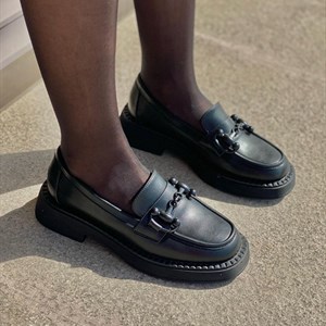 Возвращаемся к вам с этими кожаными красотками Сколько