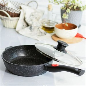 На каждой кухне должна быть глубокая сковорода которая