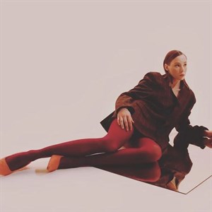   Нежное прикосновение вельветовых колготок унесёт