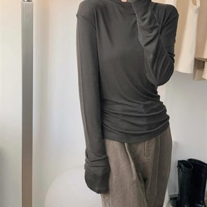 Базовый лонгслив из вискозы с длинным рукавом Модель