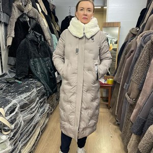 Зимнее пальто в наличии Цена 10 000 сом Размеры 44