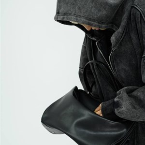 Oversize худи-варенка на молнии - идеальный выбор для прохладных дней