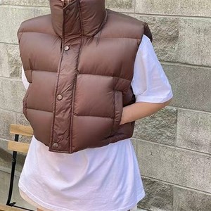  Безрукавка  Сезон деми  Размер ML 42 48  Цвета в