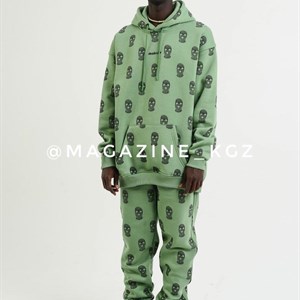 Здравствуйте Вы можете заказать у нас уличную одежду