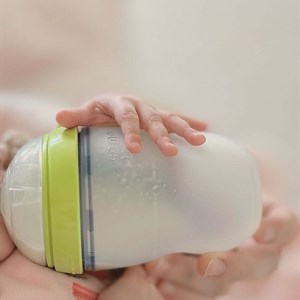 Силиконовая бутылочка COMO TOMO Изделие изготовлено