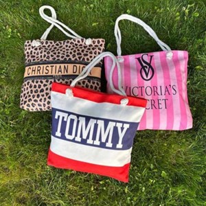 В НАЛИЧИИ ШИКАРНЫЕ ПЛЯЖНЫЕ СУМОЧКИ                