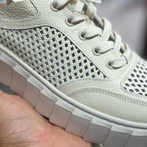 Эксклюзивная модель и удобная колодка весит больше