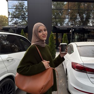 Качественная вязанная кофта - идеальный выбор для любого образа