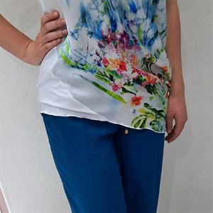 Нежный топ со скидкой 800 сом S M Брючки из вискозы