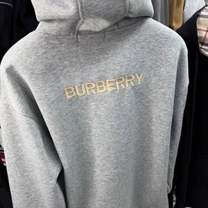 Элегантная зипка Burberry - Мода на каждый день!