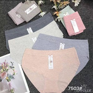 Кыргызстан Бишкек Рынок Кербен Дордой Нижнее белье