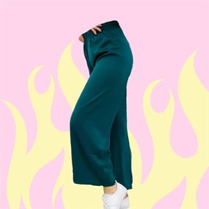 Брюки Ткань атлас Размер стандарт Цена 250сом