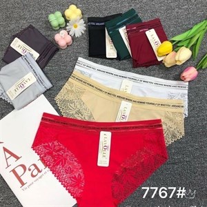 Кыргызстан Бишкек Рынок Кербен Дордой Нижнее белье