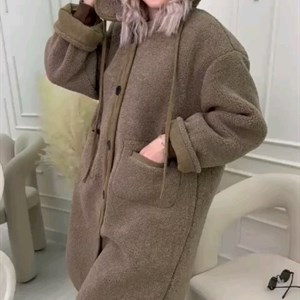Дорогие девочки получили красивые стильные теплые