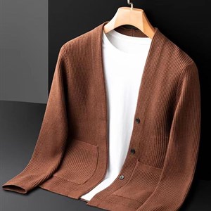 Удлиненный кардиган стильный вариант для любого мужчины