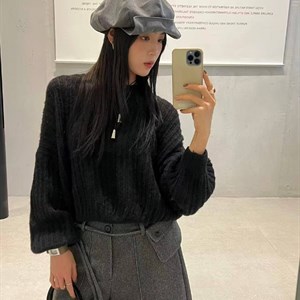 Женские свитера оптом в наличии — 2 расцветки, стандартный размер